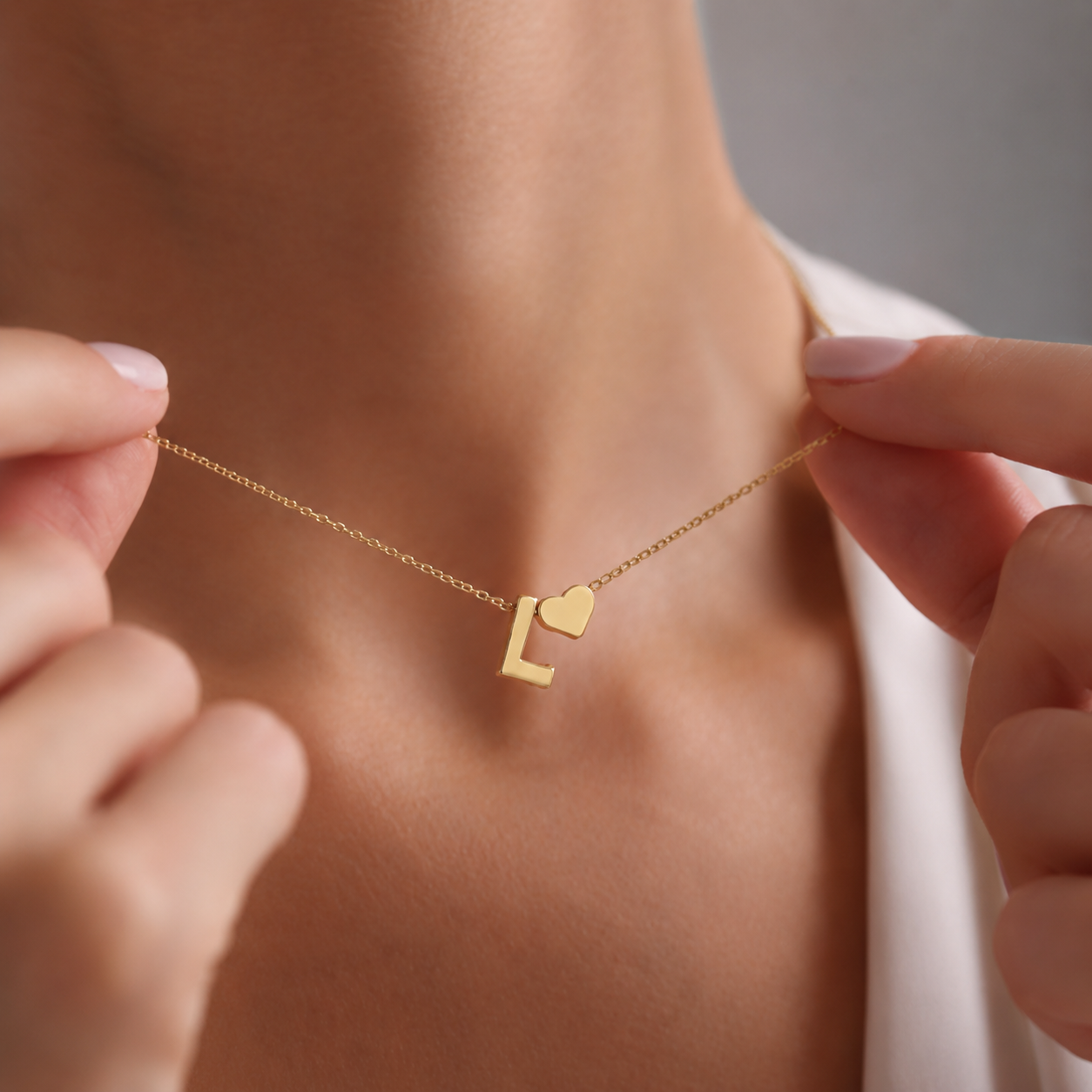 Colar Letra Coração Dourado