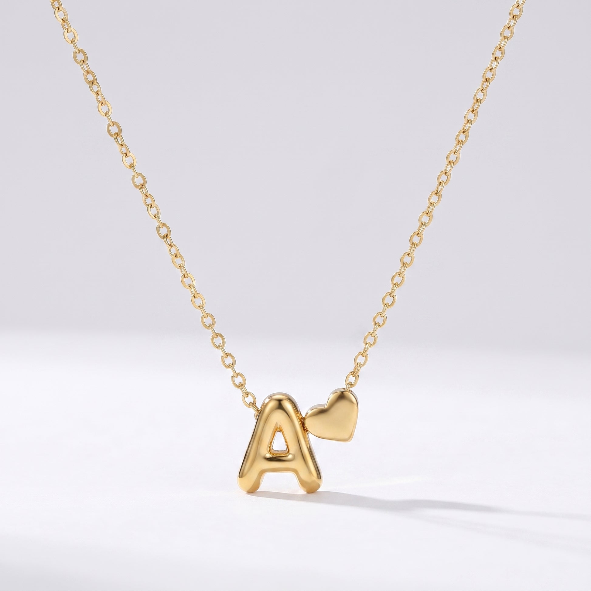 Colar letra A dourado com coração, colar personalizado feminino em aço inoxidável resistente à água.