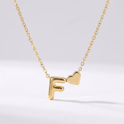 Colar letra F dourado com coração, colar personalizado feminino em aço inoxidável resistente à água.