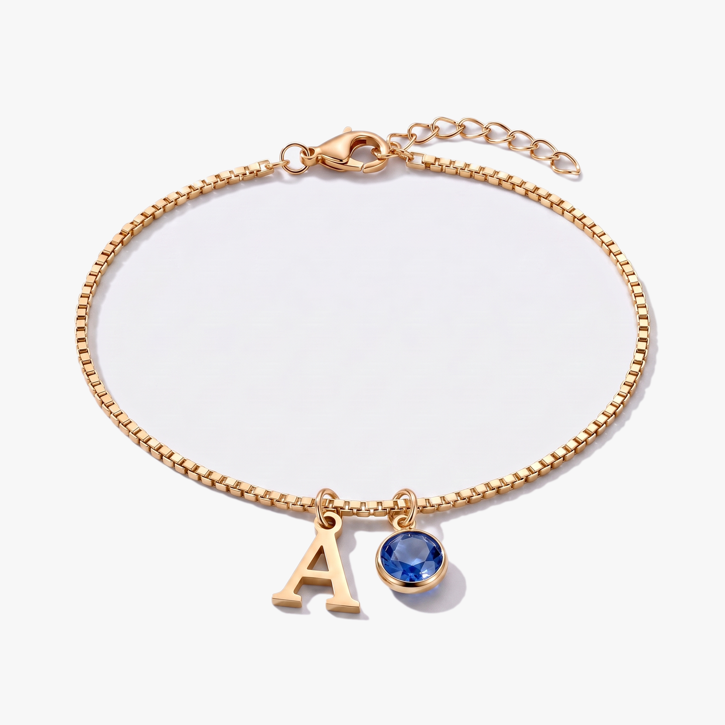 Pulseira letra A dourada com pedra de nascimento Setembro — Safira