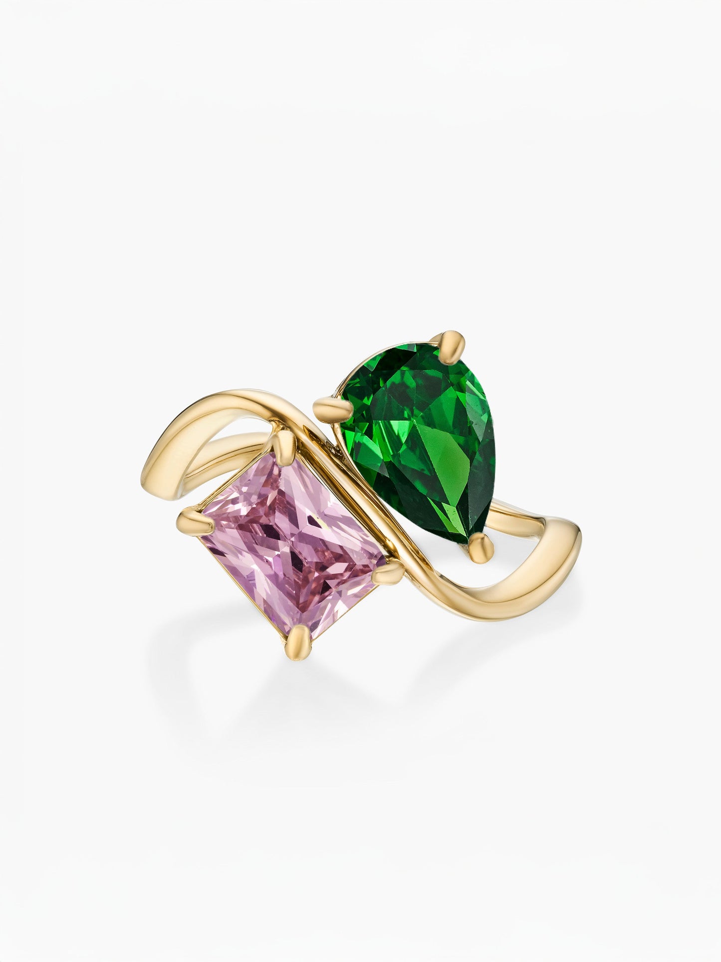 Anel duas pedras Maio-Esmeralda (pera) e Outubro-Turmalina Rosa (retângulo) dourado
