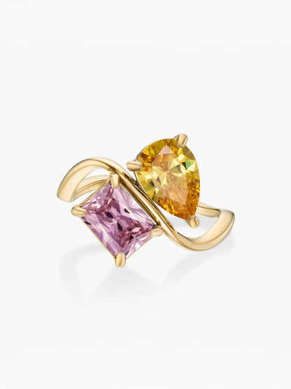 Anel duas pedras Novembro-Citrino (pera) e Outubro-Turmalina Rosa (retângulo) dourado