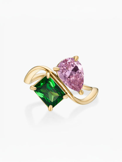 Anel duas pedras Outubro-Turmalina Rosa (pera) e Maio-Esmeralda (retângulo) dourado