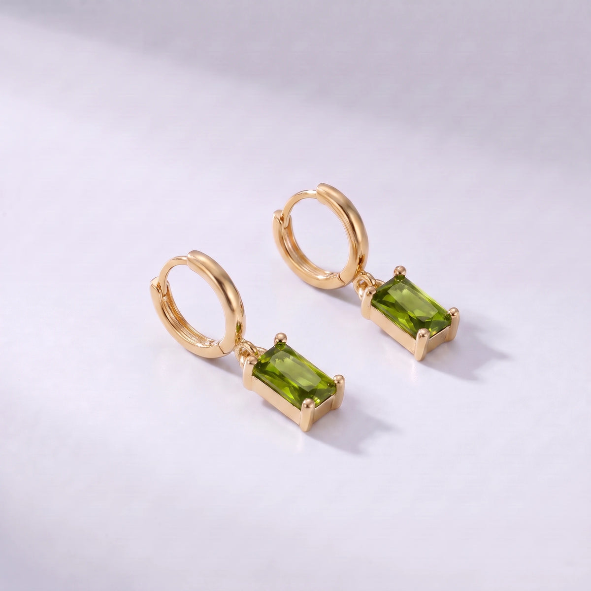 Brincos retângulo pedra de nascimento Agosto — Peridoto