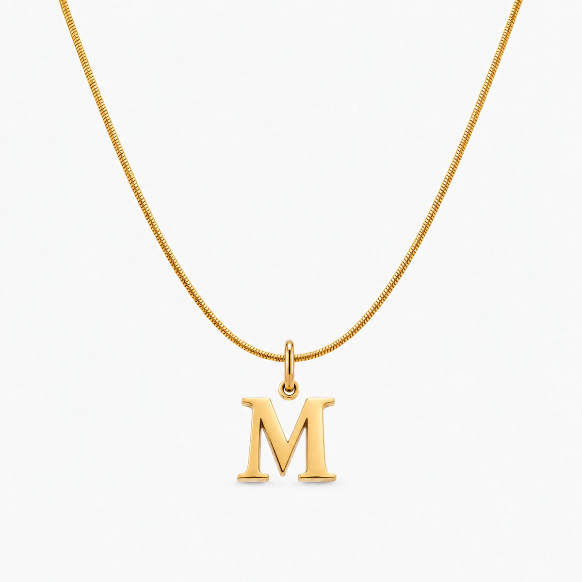 Colar personalizado dourado com inicial M
