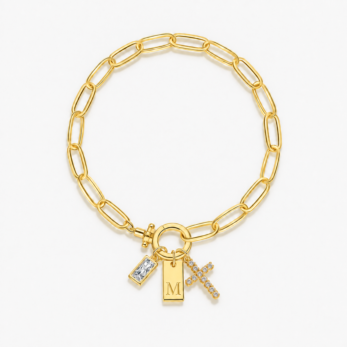 Pulseira dourada com inicial M e cruz