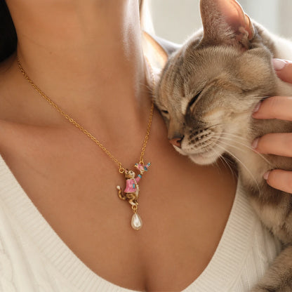 Colar Gato e Cão — modelo Gato em uso