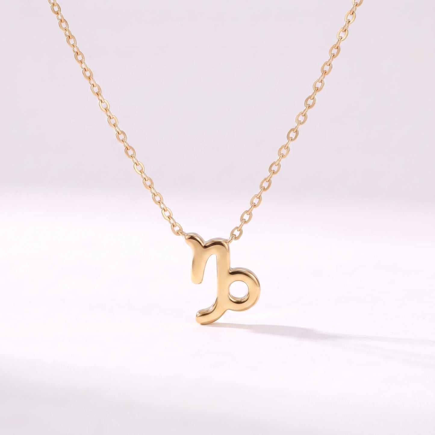 Colar símbolo do zodíaco Capricórnio dourado