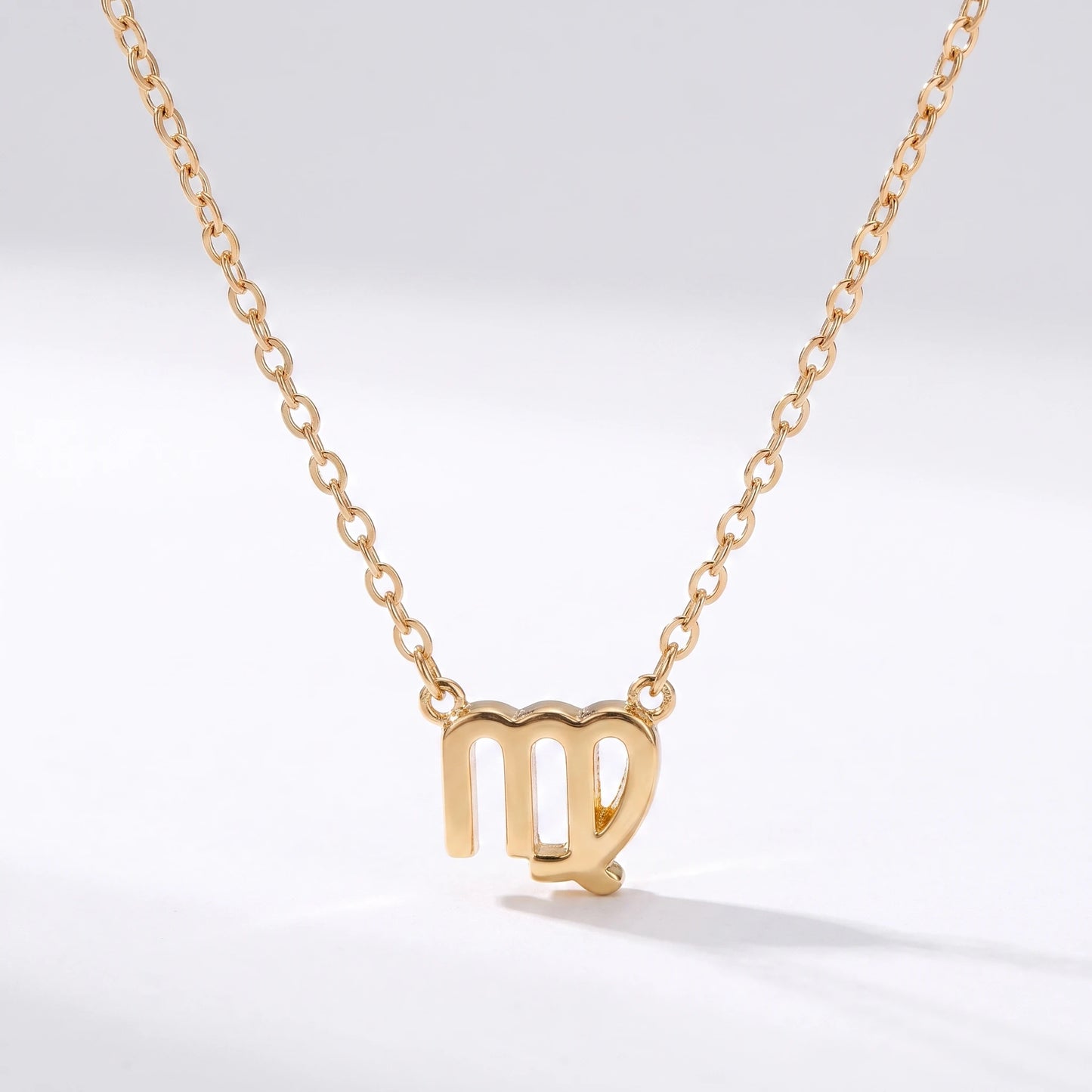 Colar símbolo do zodíaco Virgem dourado