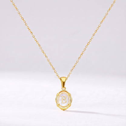 Colar oval com letra personalizada B dourado
