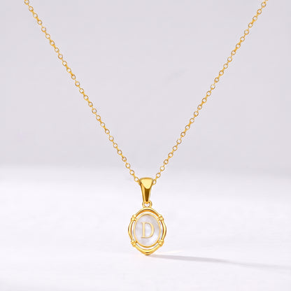 Colar oval com letra personalizada D dourado