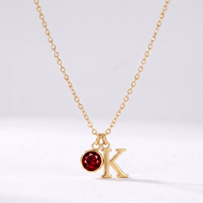 Colar letra K dourado com pedra de nascimento