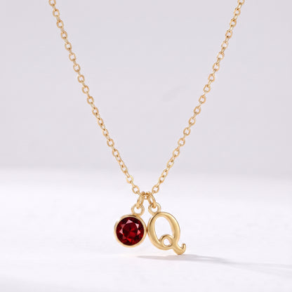 Colar letra Q dourado com pedra de nascimento