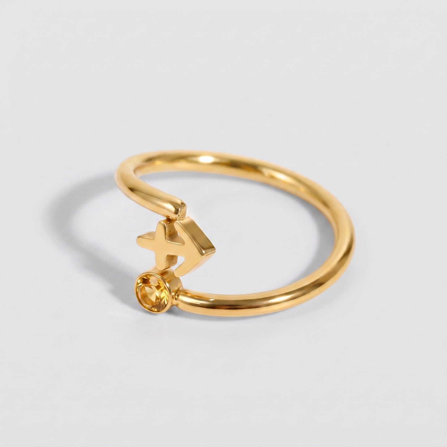 Anel signo do zodíaco Sagitário dourado com pedra Citrino