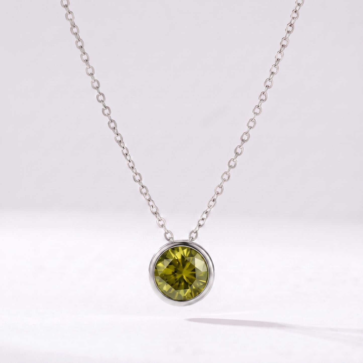 Colar pedra de nascimento Agosto — Peridoto prateado