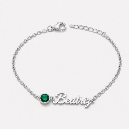 Pulseira Nome e Pedra de Nascimento prateada — Maio — Esmeralda, nome Beatriz
